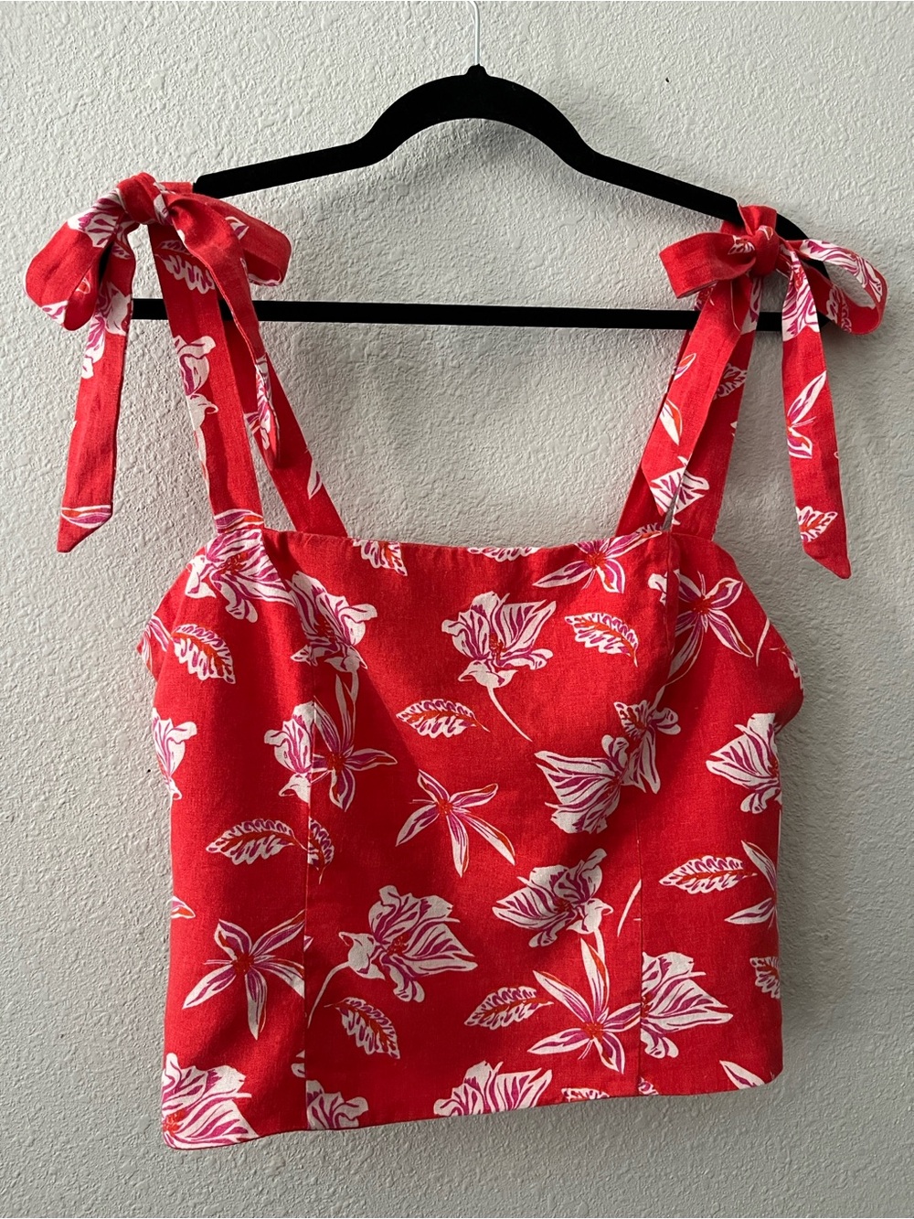 Joie Red Floral Tie-Shoulder Crop Top
Sz 12